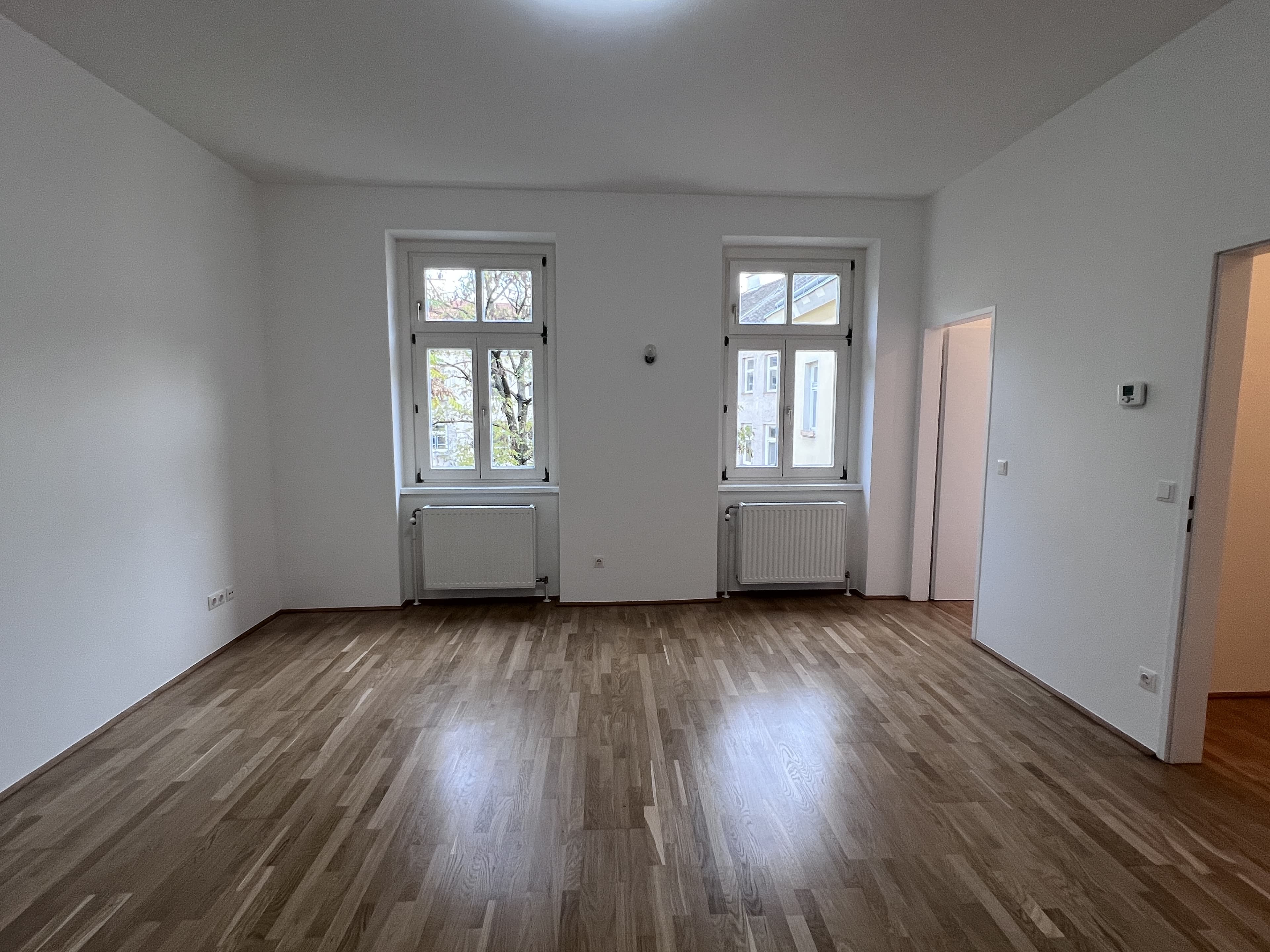 GENERALSANIERTE WOHNUNG IM ALTBAU NÄHE NASCHMARKT - UNBEFRISTET
