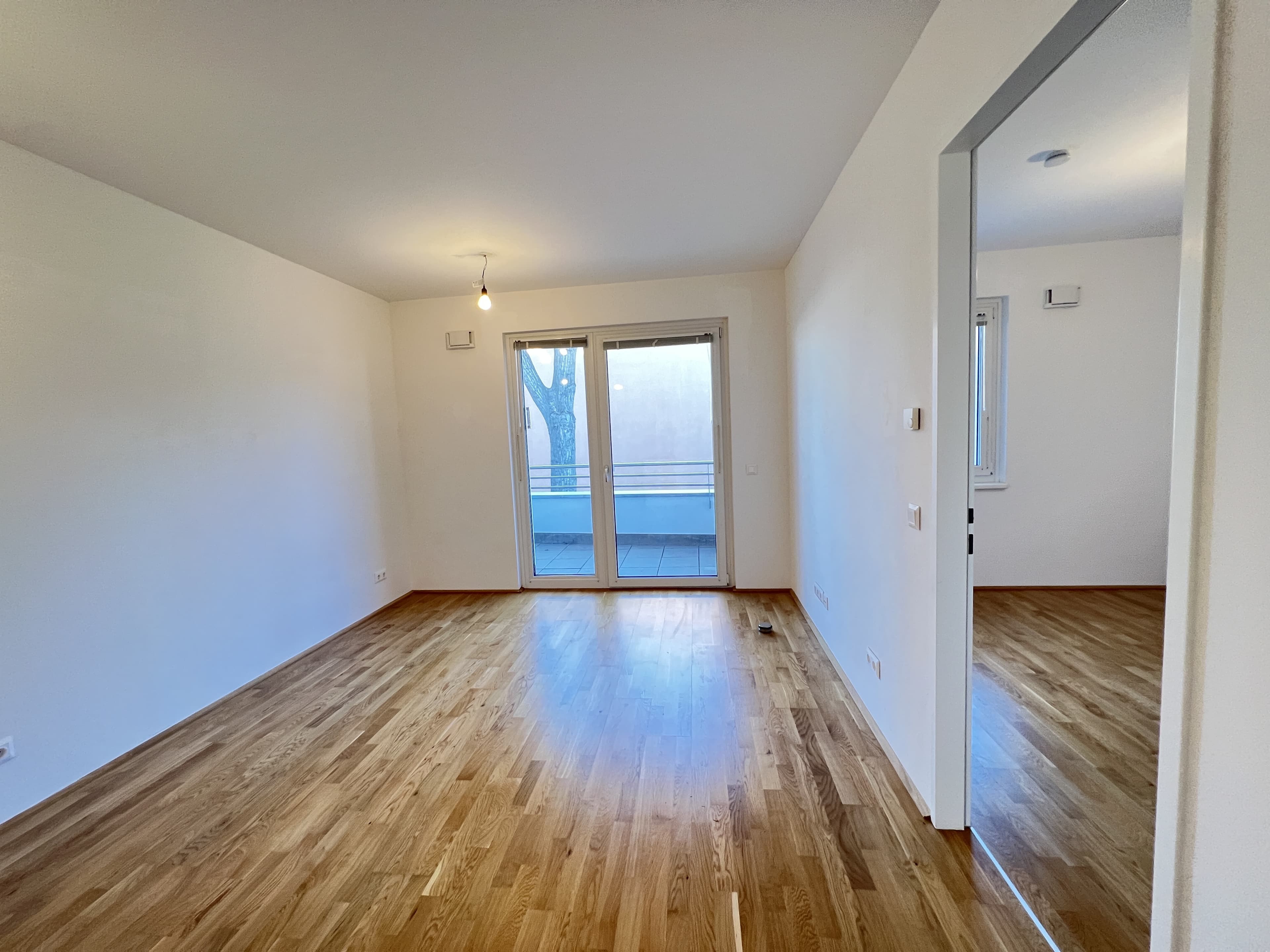 Großartige 2 - Zimmer Wohnung mit Balkon nähe U-Bahn!