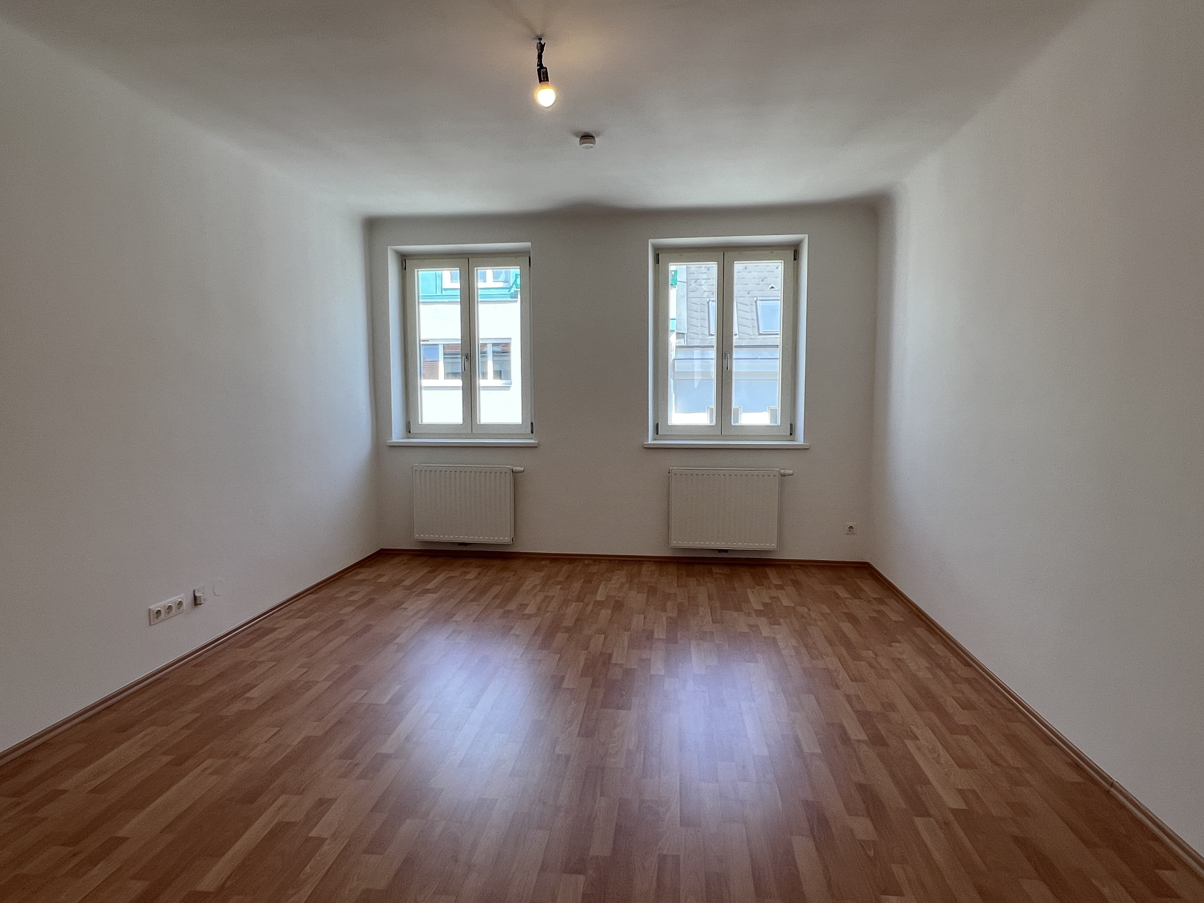 SANIERTE 2 ZIMMER WOHNUNG NAHE SONNWENDVIERTEL
