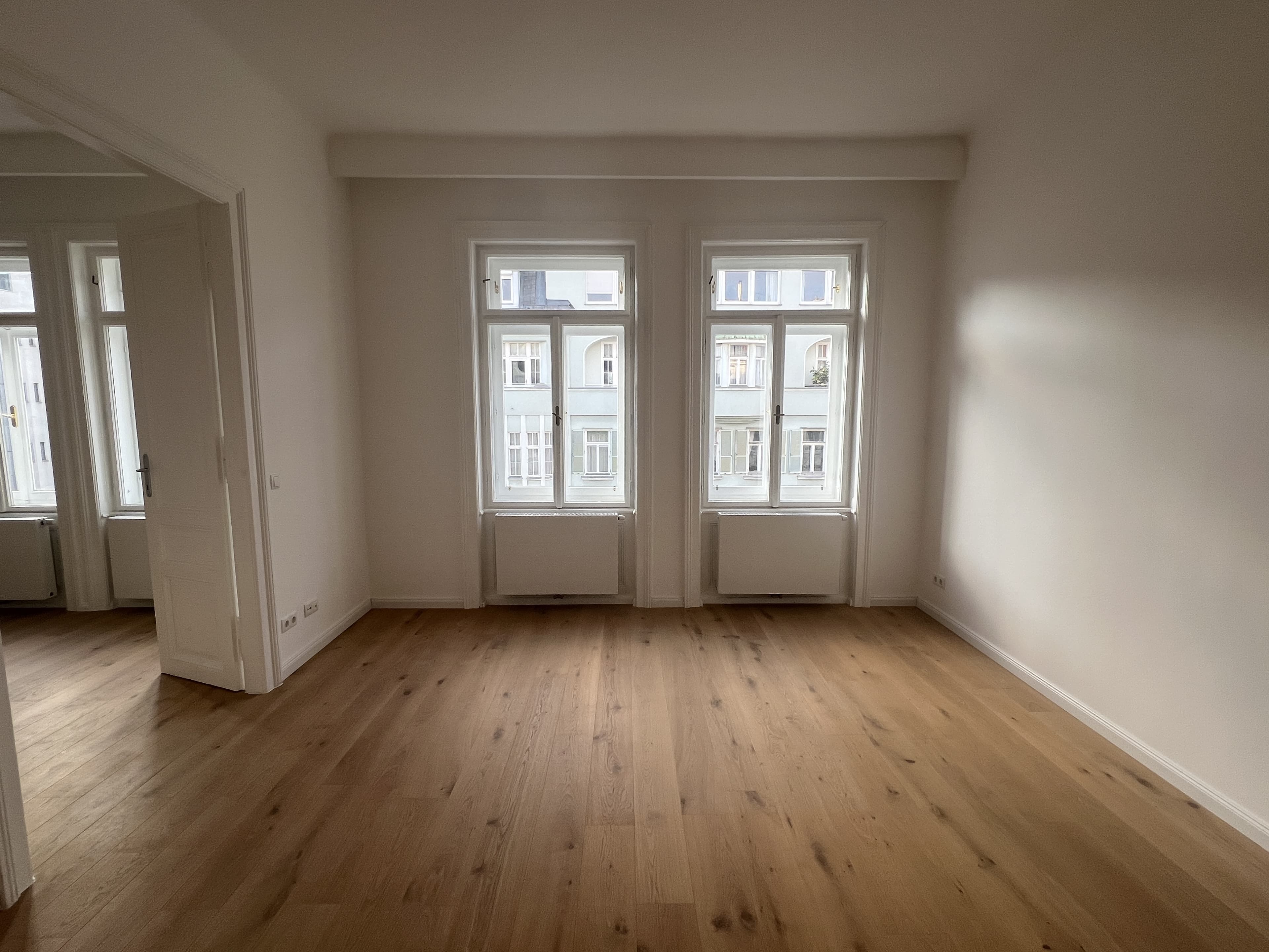 2-ZIMMER ALTBAU-WOHNUNG IM 8. BEZIRK!