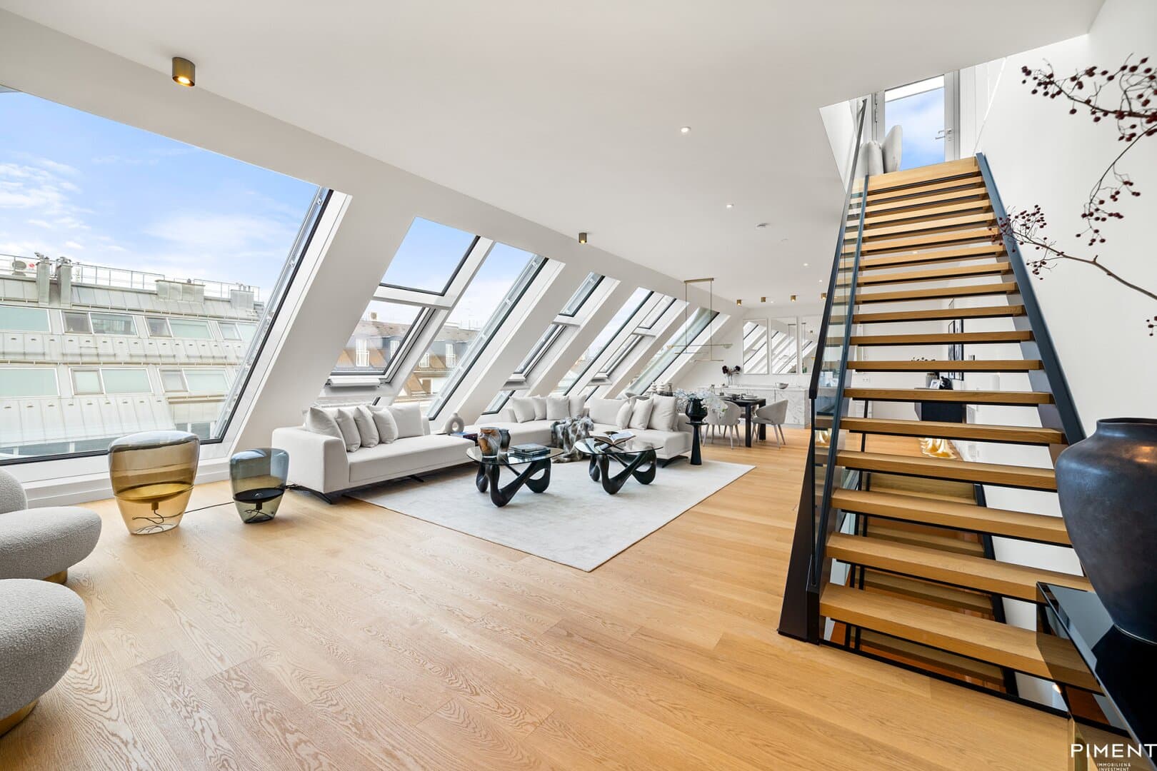 Großzügige Dachgeschosswohnung "AM WERDERTOR" mit hauseigenem Spa-Bereich Großzügige Dachgeschosswohnung "AM WERDERTOR" mit hauseigenem Spa-Bereich
