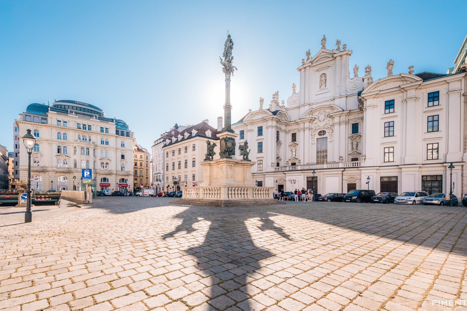 THE CREST - Viennese Living Anno 1883 THE CREST - Viennese Living Anno 1883