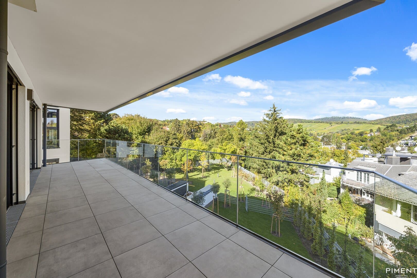 Balkon mit Blick zu den Weinbergen