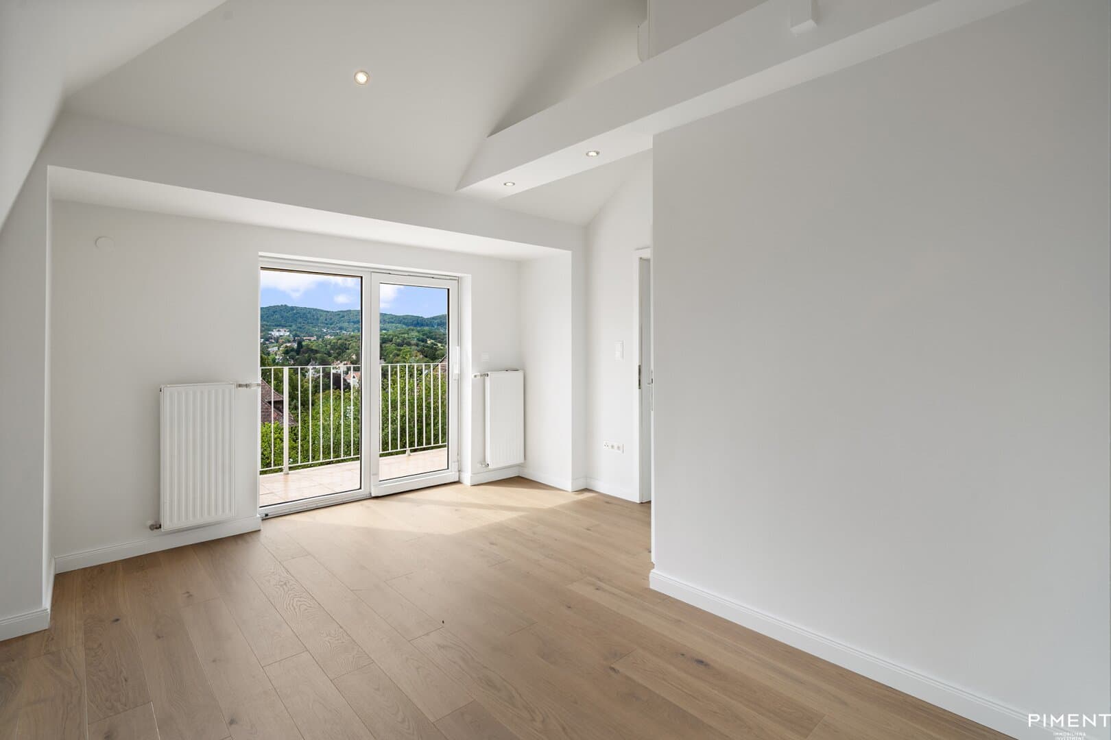 Schlafzimmer mit Balkon