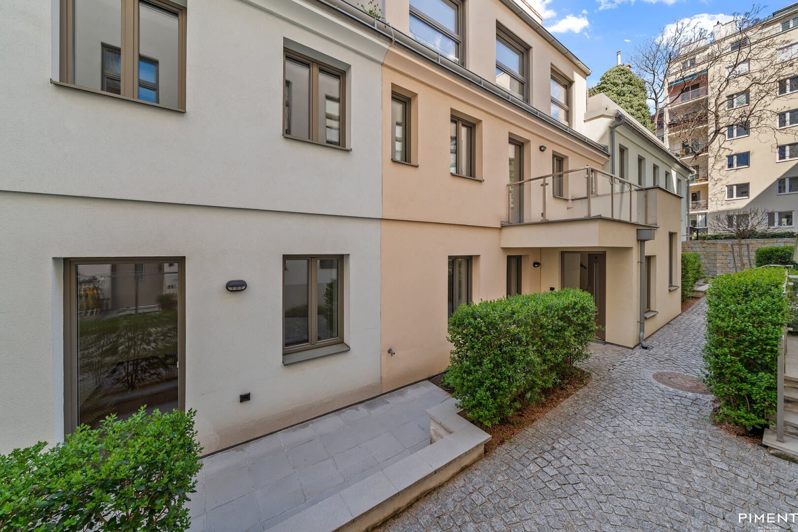 Modernes Townhouse mit großzügigen Terrassen in ruhiger Innenhoflage Modernes Townhouse mit großzügigen Terrassen in ruhiger Innenhoflage