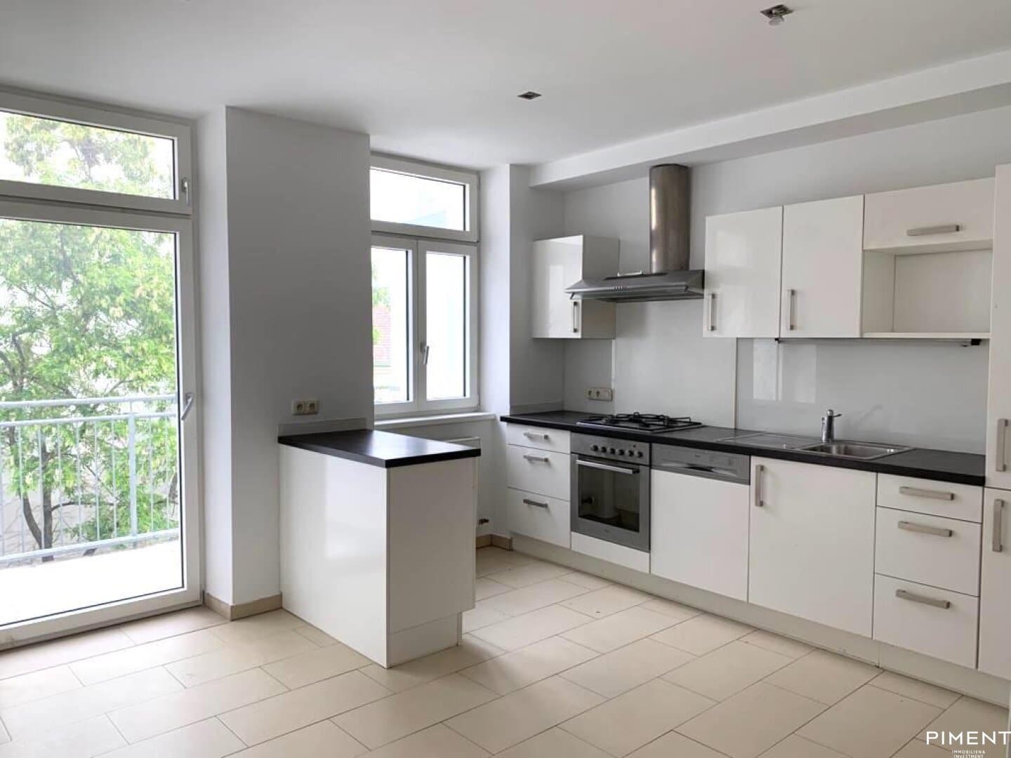 WG-Apartment mit Balkon im 9. zwischen Franz-Josefs-Bahnhof und U6! WG-Apartment mit Balkon im 9. zwischen Franz-Josefs-Bahnhof und U6!
