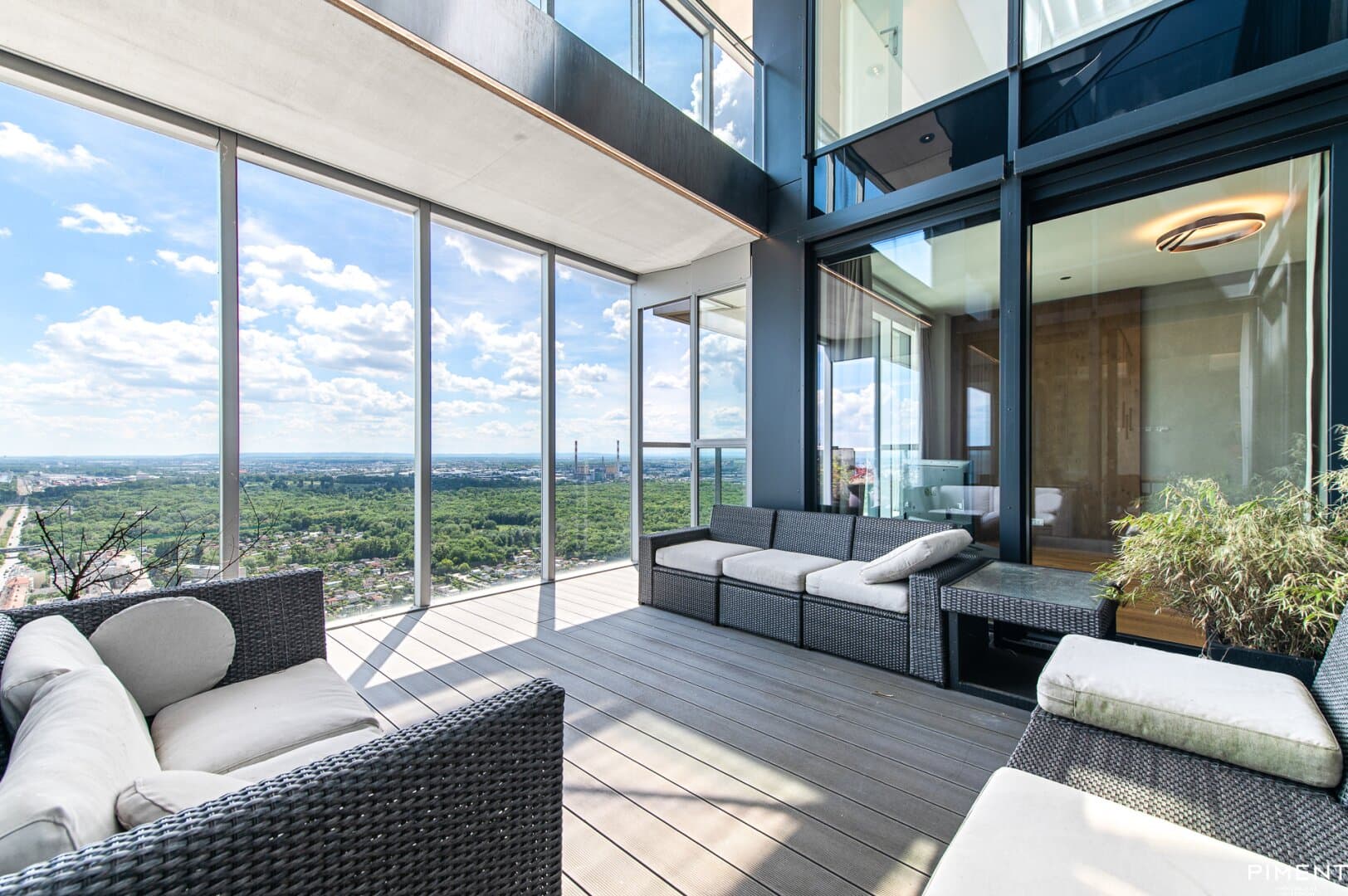Exklusives Penthouse im Marina Tower mit Donaupanorama Exklusives Penthouse im Marina Tower mit Donaupanorama